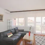 Slow Stay Split - Spacious & Peaceful Apartman Split