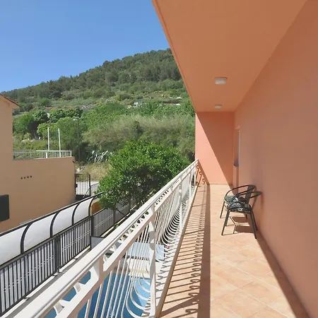 Appartement Poolside Paradise - A Hidden Gem In Split