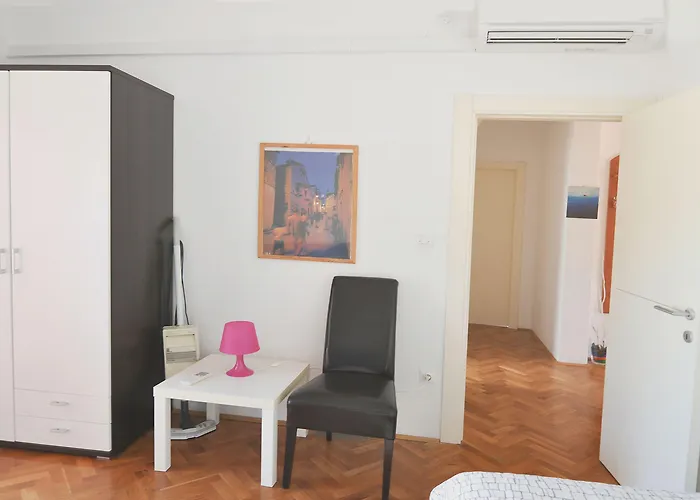 Poolside Paradise - A Hidden Gem In Apartamento *