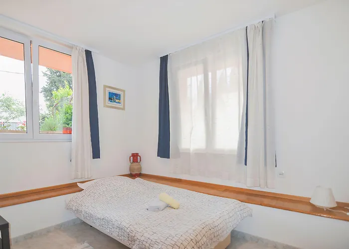 Poolside Paradise - A Hidden Gem In Apartamento
