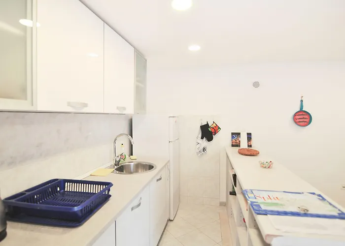 Poolside Paradise - A Hidden Gem In Apartamento Split
