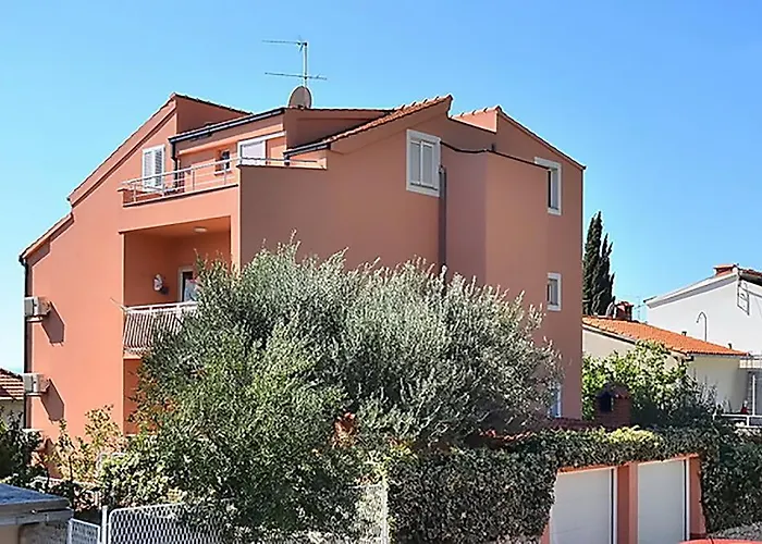 Poolside Paradise - A Hidden Gem In Apartamento