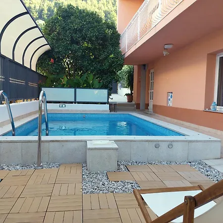 Appartement Poolside Paradise - A Hidden Gem In *