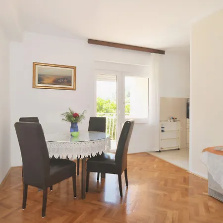 Appartement Poolside Paradise - A Hidden Gem In