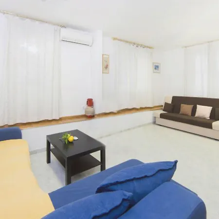 Poolside Paradise - A Hidden Gem In Split * Split