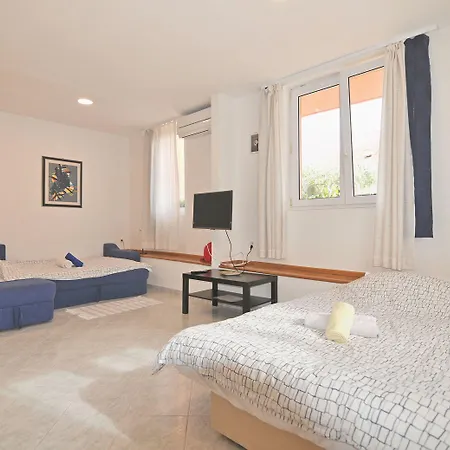 Poolside Paradise - A Hidden Gem In * Split