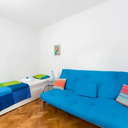 Poolside Paradise - A Hidden Gem In Split