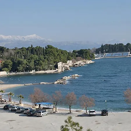 Apartment Poolside Paradise - A Hidden Gem In Split